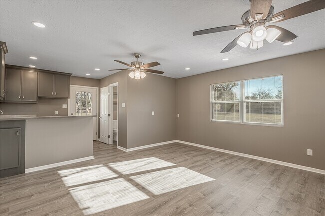 Building Photo - 2201 Badger Ln