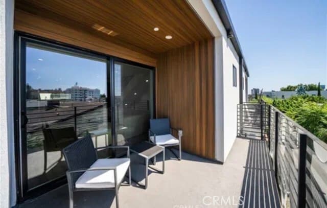 Building Photo - 1943 Carmen Ave