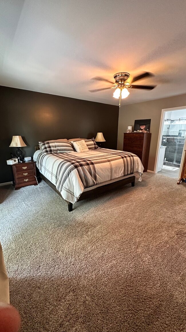 Building Photo - 6718 Deep Creek Dr