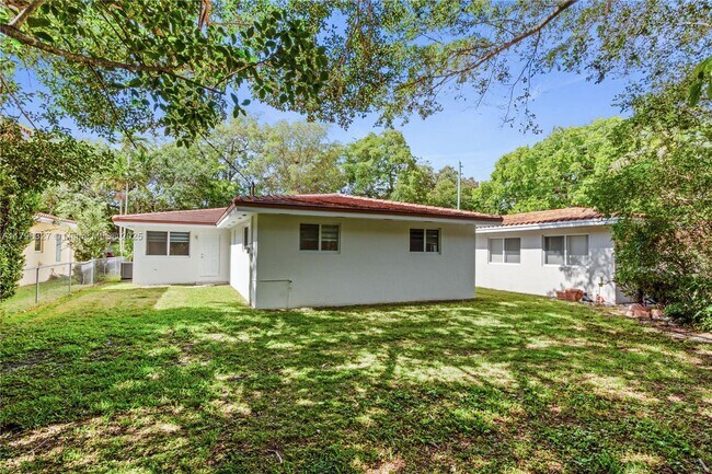 Building Photo - 1561 Alcala Ave
