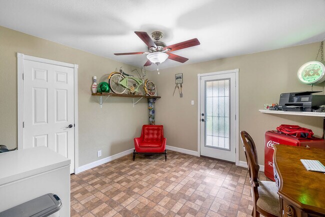 Office - 127 Meadow Path Dr