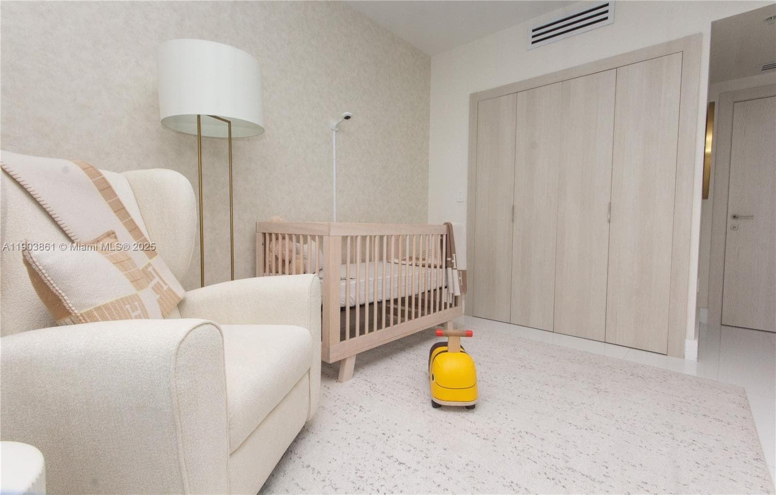 Building Photo - 92 SW 3rd St