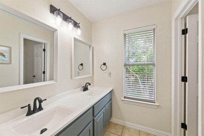 Building Photo - 3709 Portofino Ct