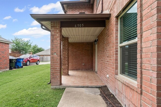 Building Photo - 6505 Tara Ln