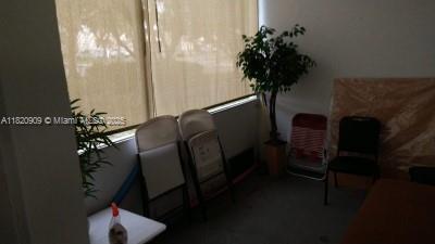 Building Photo - 5181 W Oakland Park Blvd