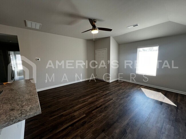 Building Photo - 2050 W. Middlebrook Crossing