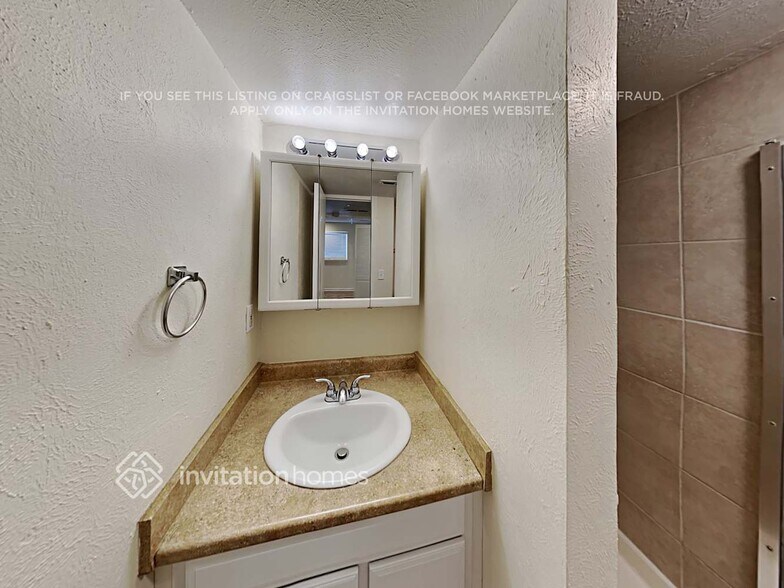 Building Photo - 5003 S Richfield Cir