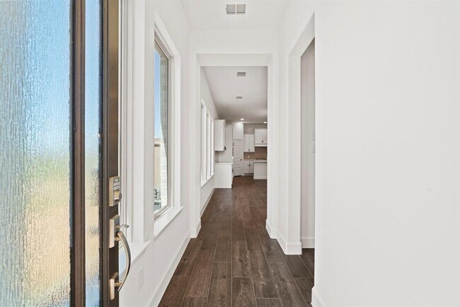 Building Photo - 16323 Rock Hollow Bend Ln