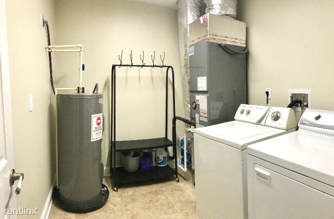 Building Photo - 4500 San Pablo Rd S