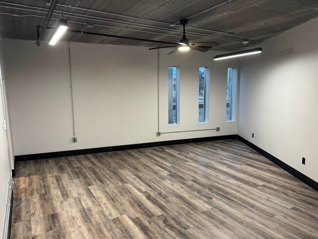 Building Photo - 217 S Badger Ave