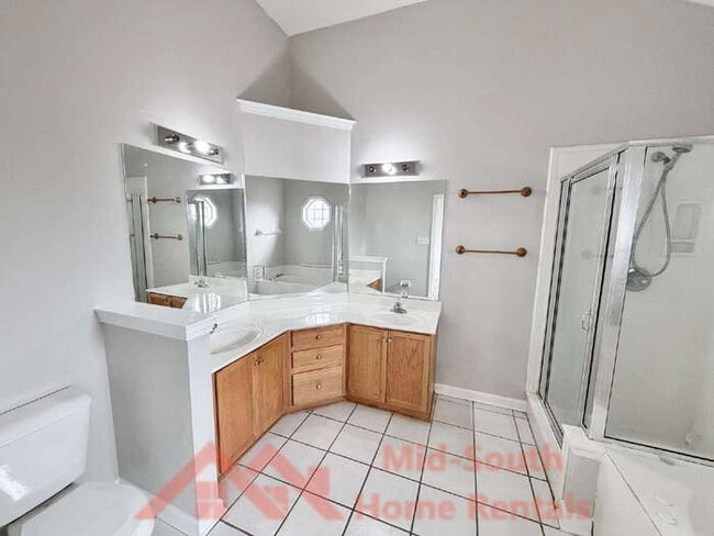 Building Photo - 2150 Berry Bush Ln