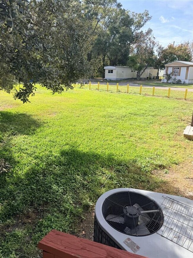 Building Photo - *RENT TO OWN* - PLANT CITY 2/1