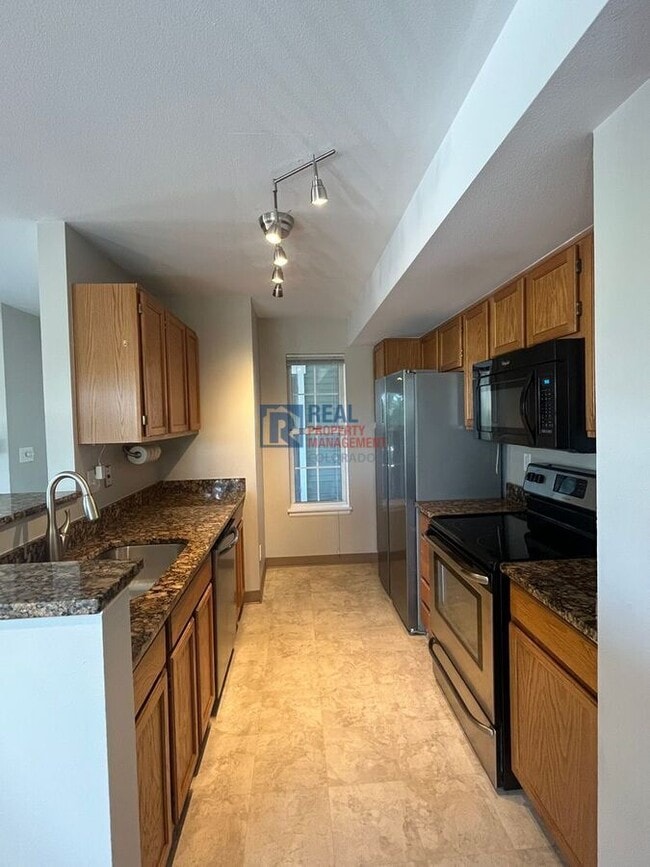 Building Photo - 6776 S Ivy St