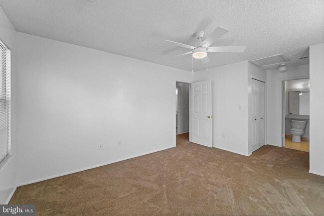 Building Photo - 194 Darwin Ln