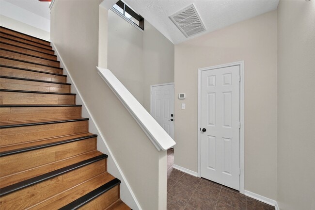 Building Photo - 3323 Masters Point Dr