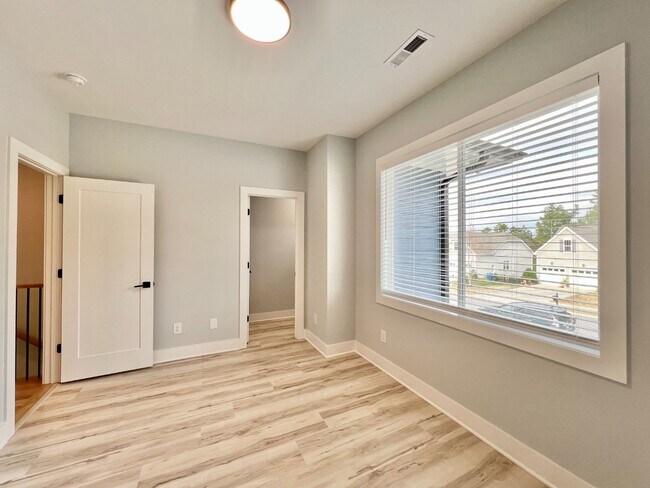 Building Photo - New Construction! Unit B Available!