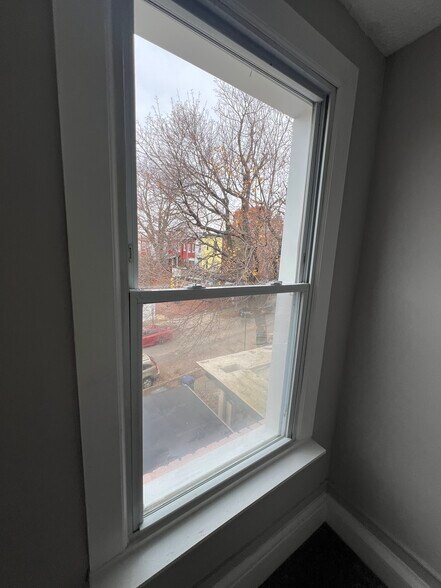 Building Photo - 45 Todd Pl NE