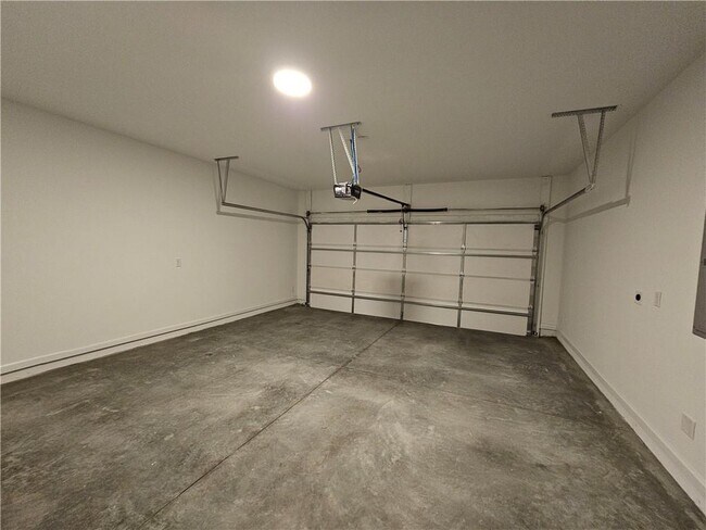 Building Photo - 500 Healy Dr