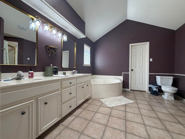 Building Photo - 1021 Kirby Ave