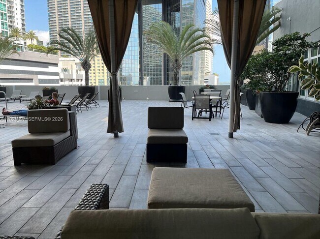 Building Photo - 1250 S Miami Ave