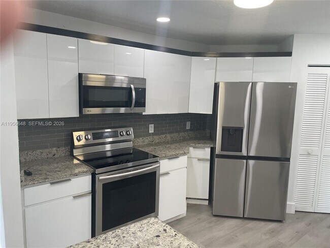 Building Photo - 7415 Coldstream Dr