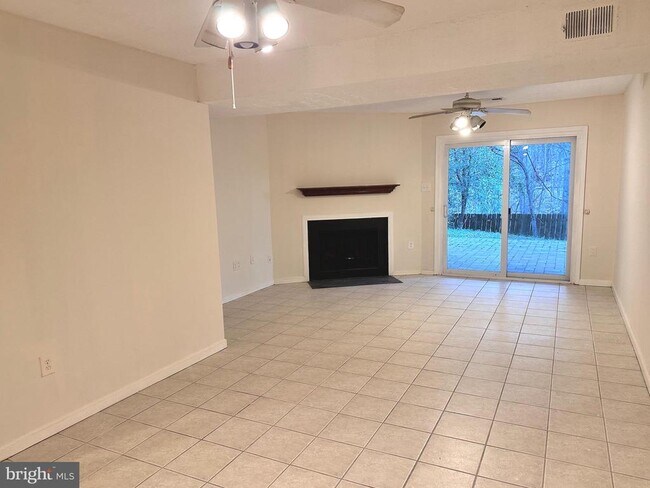 Building Photo - 7914 Forest Path Way