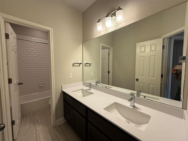 Building Photo - 12524 Ondara Dr