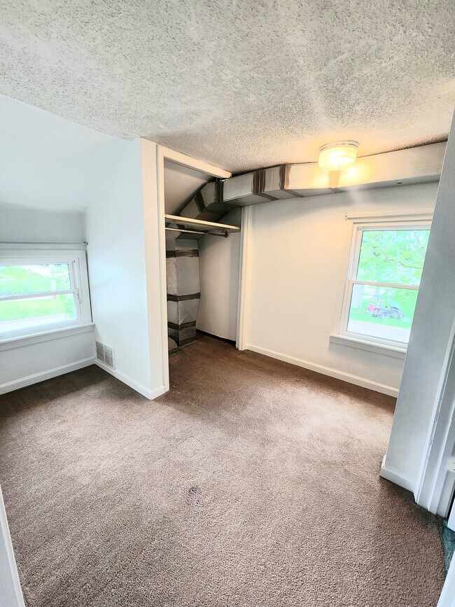 2nd floor - landing - 110 W Short St