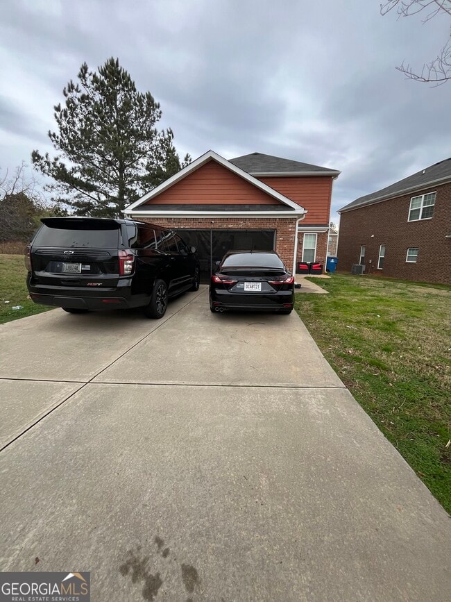 Building Photo - 500 Tulip Ln