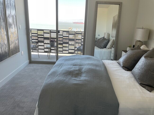 Master Bedroom - 572 Hudson Ave