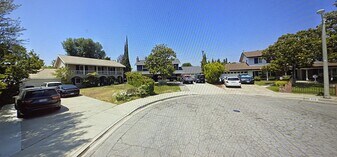Home on cul-de-sac - 476 Reims St