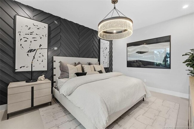 Building Photo - 823 SW Pr Ave