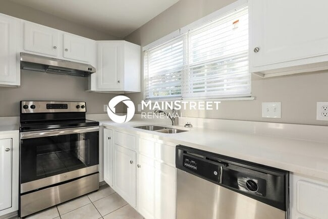 Building Photo - 4 Bedroom Pet-Friendly Home in Matthews, N...