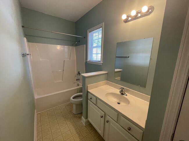 Building Photo - 375 Lullwater Dr