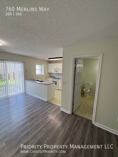 Building Photo - 760 Merlins Way