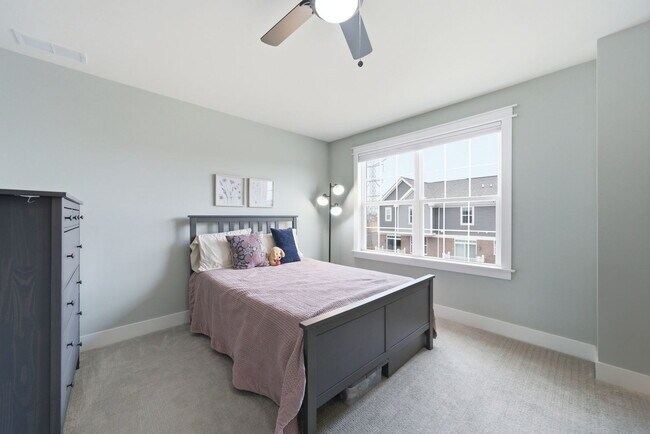 Building Photo - 4462 Monroe Ct