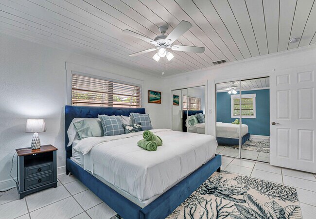 Building Photo - 532 N Palmway
