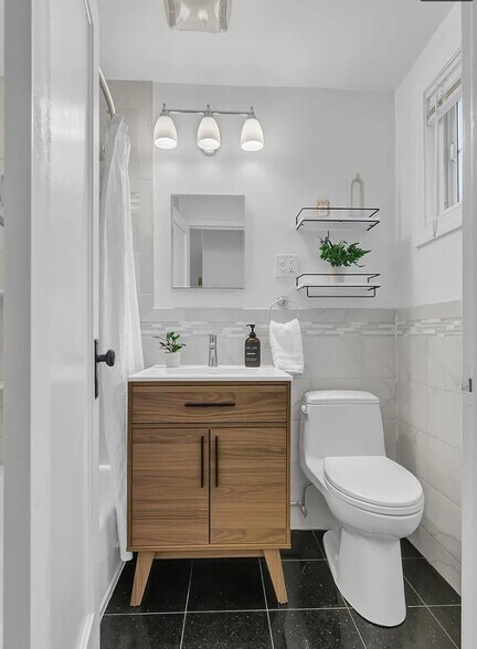 Bathroom - 3484 Martha Custis Dr