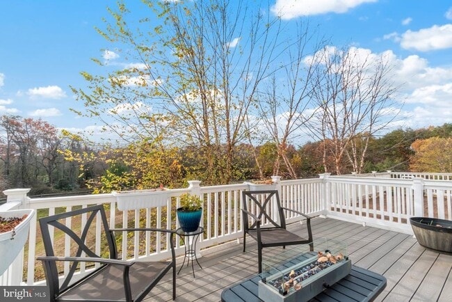 Building Photo - 7254 Mockingbird Cir