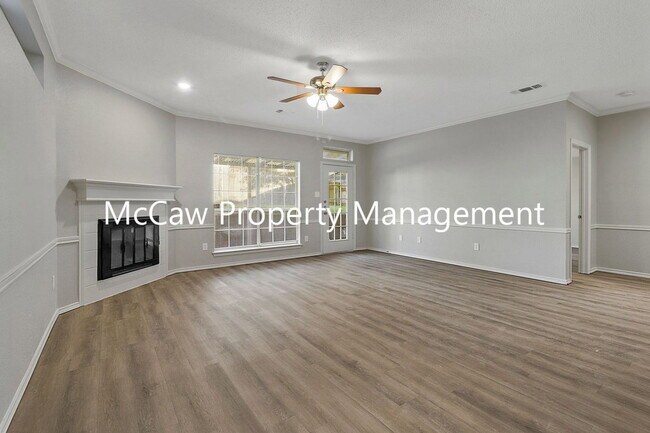 Building Photo - 1214 Mission St