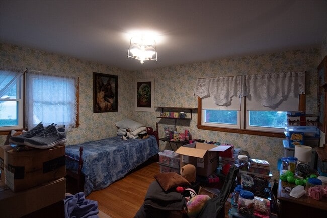 Building Photo - 227 Green River Rd