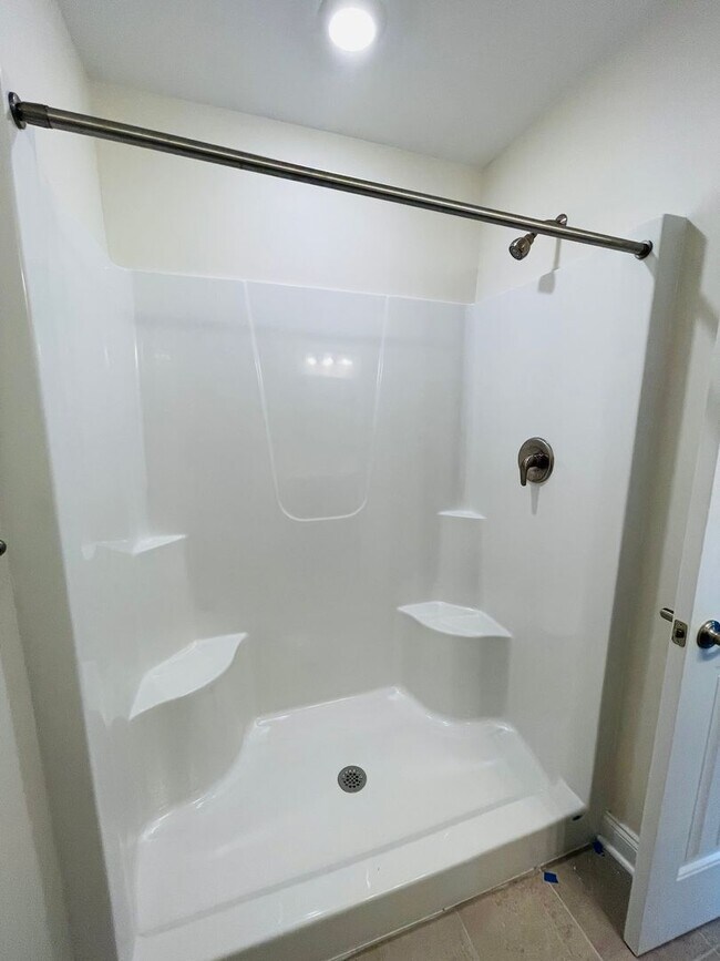 Building Photo - *Crescent Ridge Townhome for Rent*