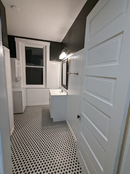 bathroom - 4619 Southern Pky