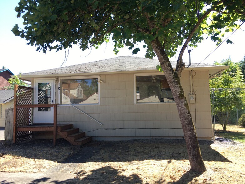 Primary Photo - 101 NE Byron Pl