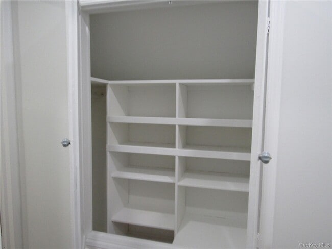 Building Photo - 321 Redmont Rd