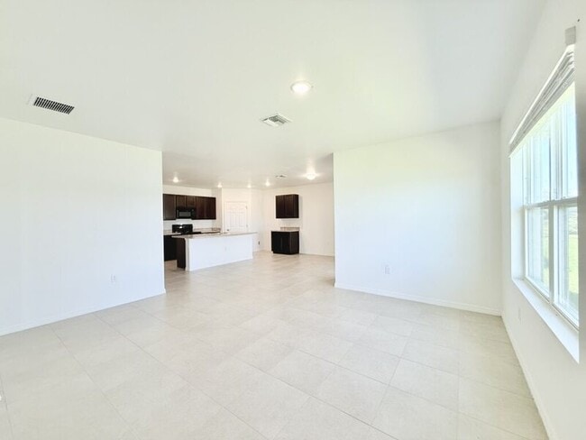 Building Photo - 3422 Cancun Ct