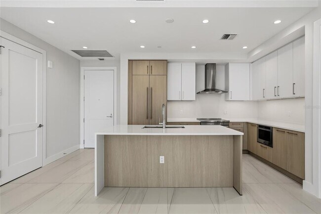 Building Photo - 275 1st Ave S