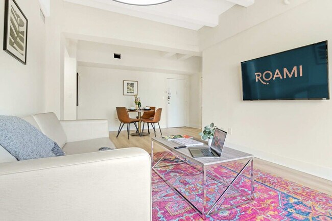 Building Photo - 1300 Collins Ave