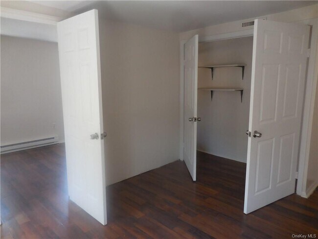 Building Photo - 130 Johnston St