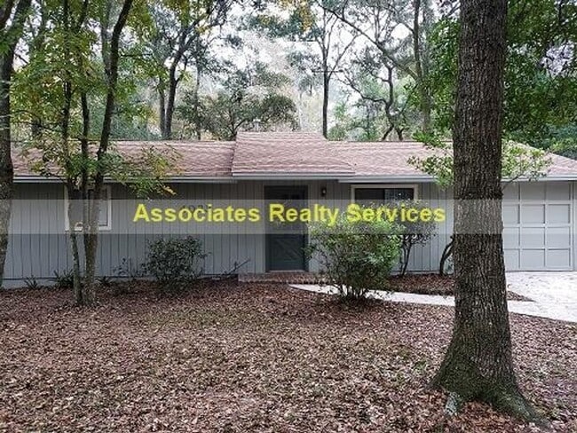 Building Photo - Sublease This Newly Renovated 2 bedroom wi...
